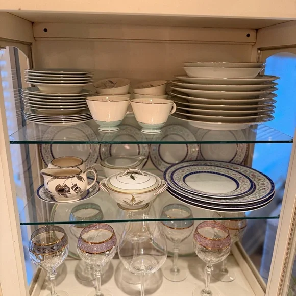 HAVILAND LIMOGES Malmaison 10.25" Dinner Plate - Picture 11 of 16